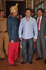 Salman Khan, Ritesh Deshmukhat Honey Bhagnani wedding in Mumbai on 27th Feb 2012 (150).JPG